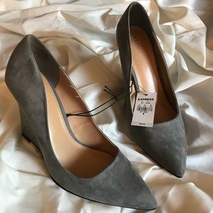 Express Gray Pointed-Toe Wedges